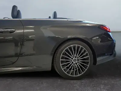 Gebraucht Mercedes CLE220 AMG 197 PS (144 kW) 2025 Grau Cabrio