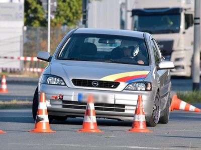 Gebraucht Opel Astra 101 PS (74 kW) 2002 Silber Kleinwagen