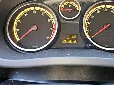 Gebraucht Opel Corsa 87 PS (63 kW) 2011 Weiß Kleinwagen