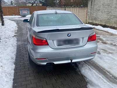 Gebraucht BMW 523 190 PS (139 kW) 2007 Silber Limousine