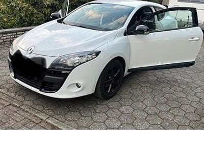Gebraucht Renault Mégane Coupé 110 PS (80 kW) 2011 Weiß Coupé