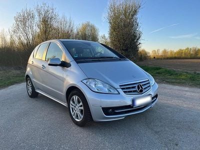 Gebraucht Mercedes A150 Avantgarde 95 PS (69 kW) 2009 Silber Kleinwagen