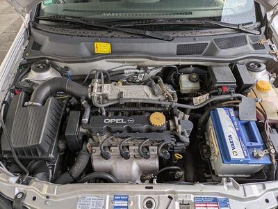 Gebraucht Opel Astra Njoy 84 PS (61 kW) 2004 Silber Limousine