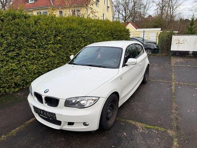 Weiß Gebraucht 2012 BMW 116 Sport Line Kleinwagen | 5.000 € (Guter Preis)