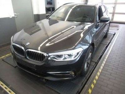 gebraucht BMW 540 dxDr/HUD/Panor/MassagStz/ParDrivAs+/StHz/LuxL
