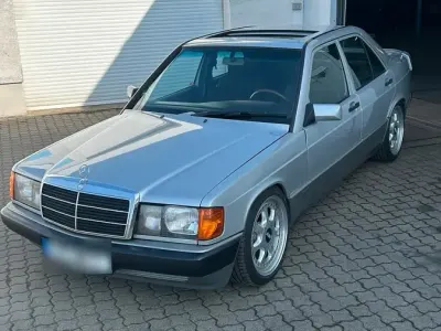 Gebraucht Mercedes 190 300 PS (220 kW) 1989 Silber Limousine