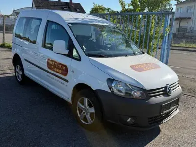 Gebraucht VW Caddy Trendline 110 PS (80 kW) 2011 Weiß Van / Kleinbus