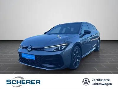 Gebraucht VW Passat R-line 193 PS (141 kW) 2025 Diabasgrau metallic grenadillschwarz metallic (metallic) Kombi
