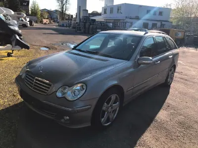 Gebraucht Mercedes C220 150 PS (110 kW) 2004 Grau Kombi