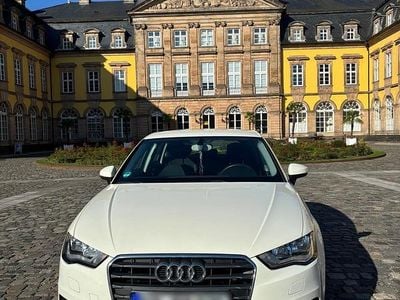 Gebraucht Audi A3 105 PS (77 kW) 2014 Weiß Kleinwagen
