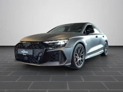 Neu Audi RS3 Comfort 400 PS (294 kW) 2026 Daytonagrau mett polarmatteffekt audi exclusive Limousine
