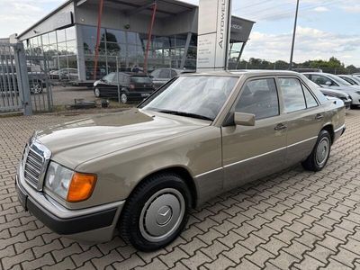 Gebraucht Mercedes E230 132 PS (97 kW) 1991 Braun Limousine