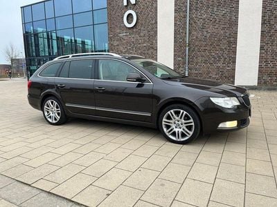 Gebraucht Skoda Superb Elegance 170 PS (125 kW) 2012 Braun Kombi
