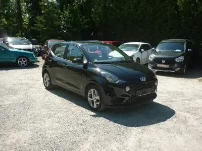 Gebraucht Hyundai i10 Trend 84 PS (61 kW) 2022 Schwarz Kleinwagen