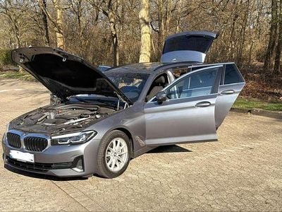 Gebraucht BMW 520 190 PS (139 kW) 2022 Grau Kombi