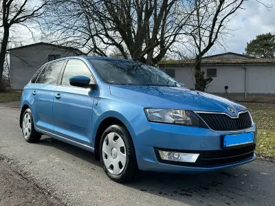 Gebraucht Skoda Rapid Ambition 105 PS (77 kW) 2013 Blau Kleinwagen