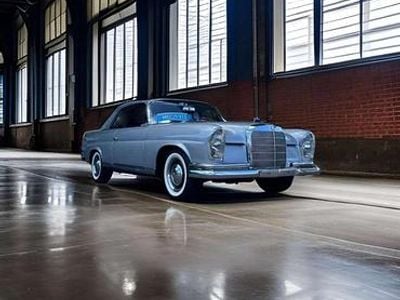 Gebraucht Mercedes 250 150 PS (110 kW) 1964 Silber Coupé