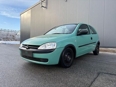 Grün Gebraucht 2001 Opel Corsa Kleinwagen | 500 € (Guter Preis)
