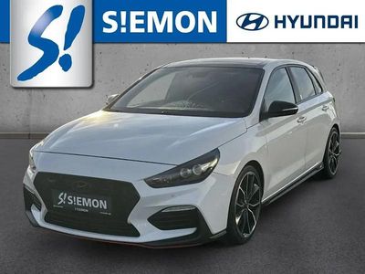 Polar white / sol Gebraucht 2018 Hyundai i30 N Performance Limousine | 17.930 € (Fairer Preis)