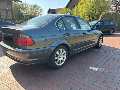 Używany BMW 320 150 KM (110 kW) 1999 Szary Sedan/Limuzyna