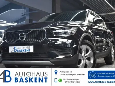 Gebraucht Volvo XC40 Momentum 163 PS (119 kW) 2022 Schwarz SUV