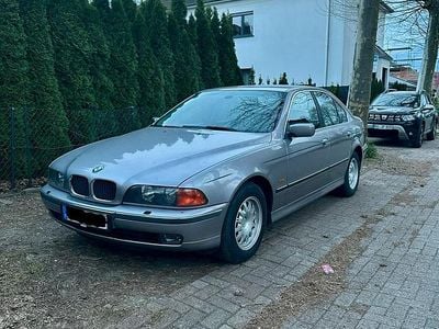 Gebraucht BMW 523 170 PS (125 kW) 1998 Silber Limousine