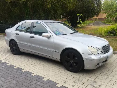 Gebraucht Mercedes C180 Classic 129 PS (94 kW) 2001 Silber Limousine