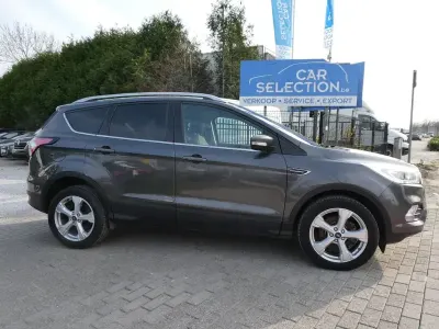 Gebraucht Ford Kuga Titanium 150 PS (110 kW) 2017 Grau SUV