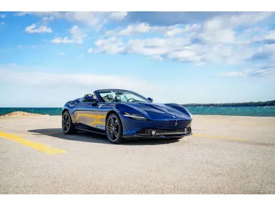 Gebraucht Ferrari Roma 620 PS (456 kW) 2025 Blau Cabrio