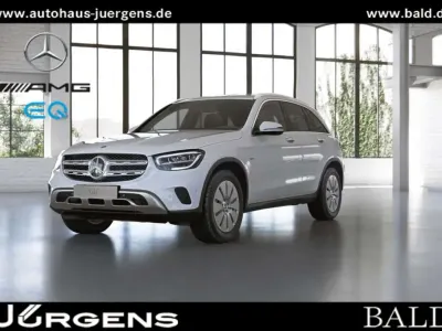 Gebraucht Mercedes GLC300e 211 PS (155 kW) 2021 Unilack polarweiß SUV