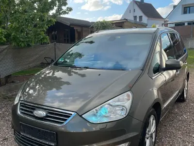 Gebraucht Ford Galaxy 163 PS (119 kW) 2012 Gold Van / Kleinbus