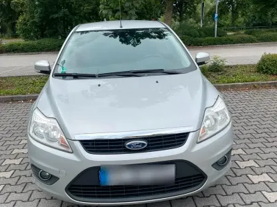 Gebraucht Ford Focus 100 PS (73 kW) 2008 Grau Kombi