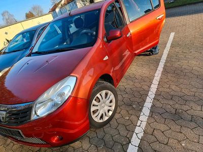 Second-hand Dacia Sandero 75 CP (55 kW) 2009 Roșu Hatchback