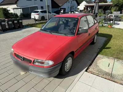 Gebraucht Opel Astra 71 PS (52 kW) 1995 Rot Limousine