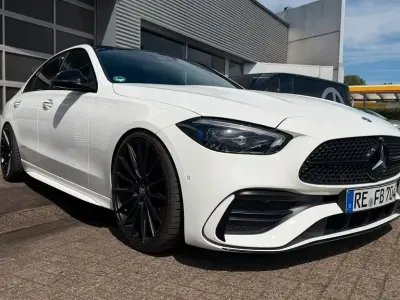 Gebraucht Mercedes C300 AMG 258 PS (189 kW) 2023 Weiß Limousine