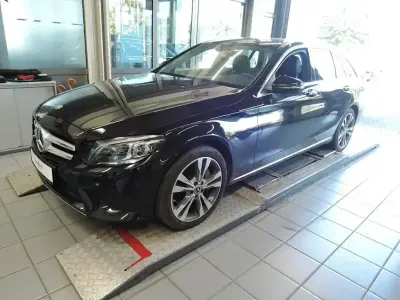 Gebraucht Mercedes C300 Avantgarde 258 PS (189 kW) 2020 Schwarz Limousine