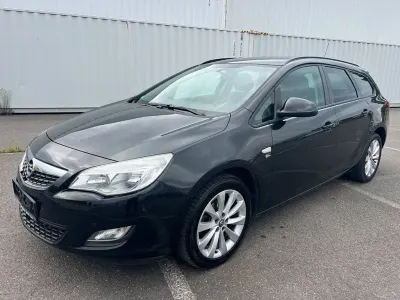 Gebraucht Opel Astra 140 PS (102 kW) 2012 Schwarz Kombi