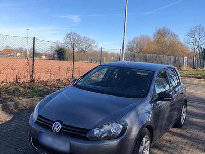 Gebraucht VW Golf VI 105 PS (77 kW) 2011 Grün Kleinwagen