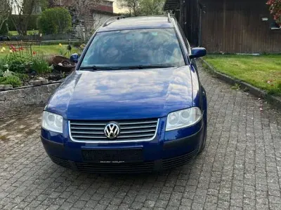 Usata VW Passat 131 CV (96 kW) 2003 Blu Station wagon