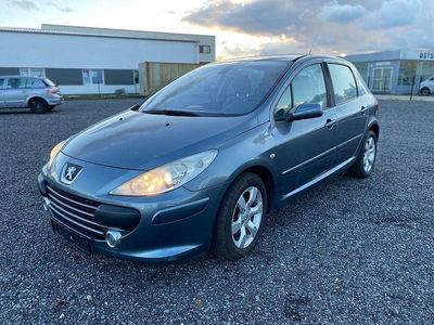 Grau Gebraucht 2006 Peugeot 307 Tendance Limousine | 1.880 €