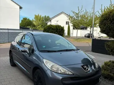 Gebraucht Peugeot 207 Urban Move 95 PS (69 kW) 2009 Grau Limousine
