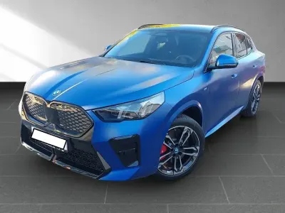 Gebraucht BMW iX2 M Sport 230 kW (313 PS) 2023 Blau SUV