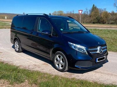 Gebraucht Mercedes V220 Edition 163 PS (119 kW) 2019 Blau Van / Kleinbus
