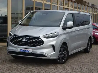 Usado Ford Tourneo Custom Titanium 136 HP (100 kW) 2025 Andere Van