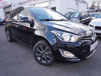Gebraucht Hyundai i20 Life 101 PS (74 kW) 2015 Schwarz Limousine