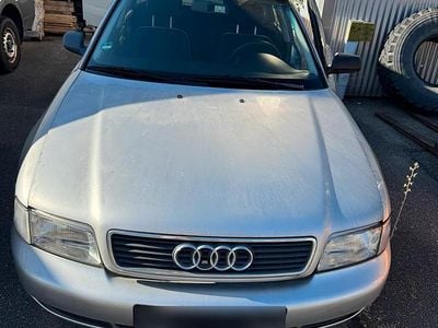 Usata Audi A4 124 CV (91 kW) 1995 Argento Berlina