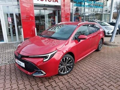Rot Gebraucht 2024 Toyota Corolla Team Kombi | 30.490 € (Fairer Preis)