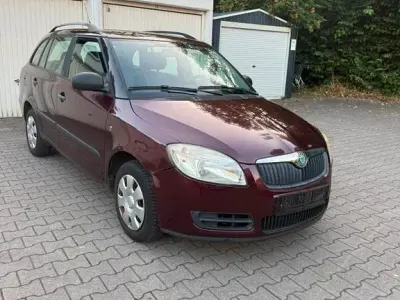 Gebraucht Skoda Fabia 69 PS (50 kW) 2010 Limousine