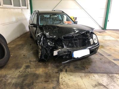 gebraucht Mercedes E320 AVANTGARDE Avantgarde Unfall