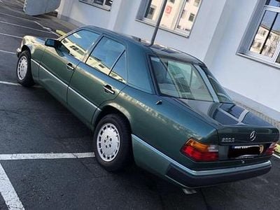 Gebraucht Mercedes E280 193 PS (141 kW) 1993 Grün Limousine